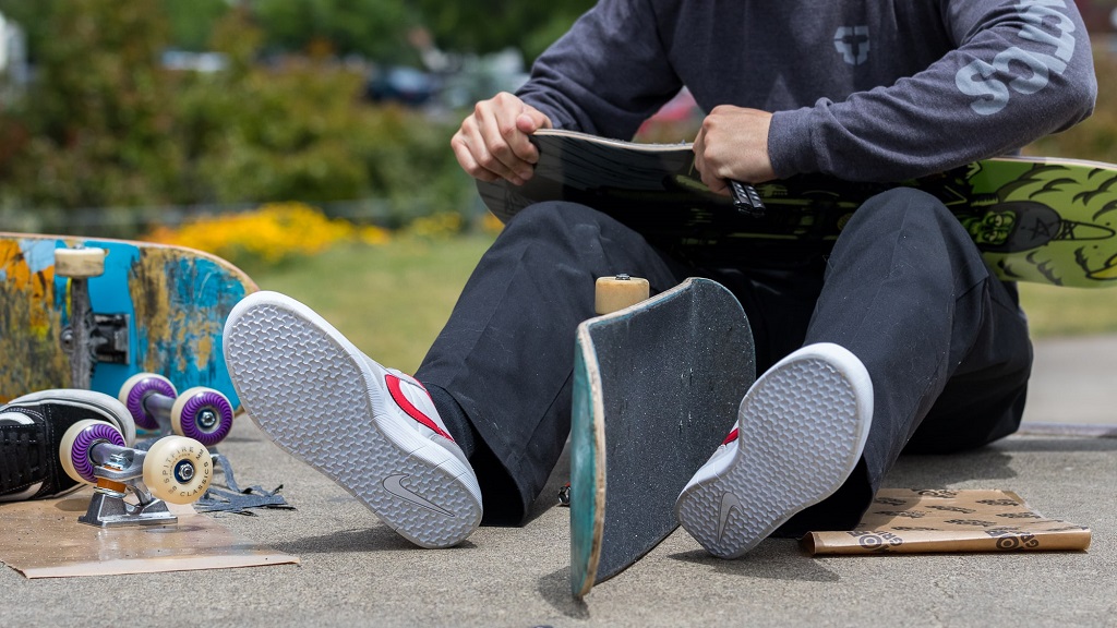 How to Build a Skateboard at Home