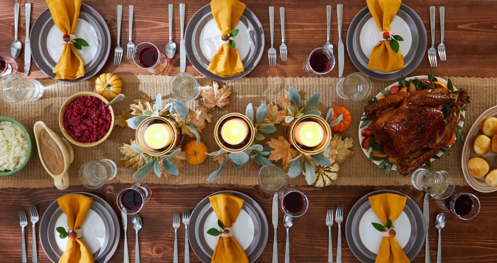 Easy and Inexpensive Thanksgiving Table Decorations