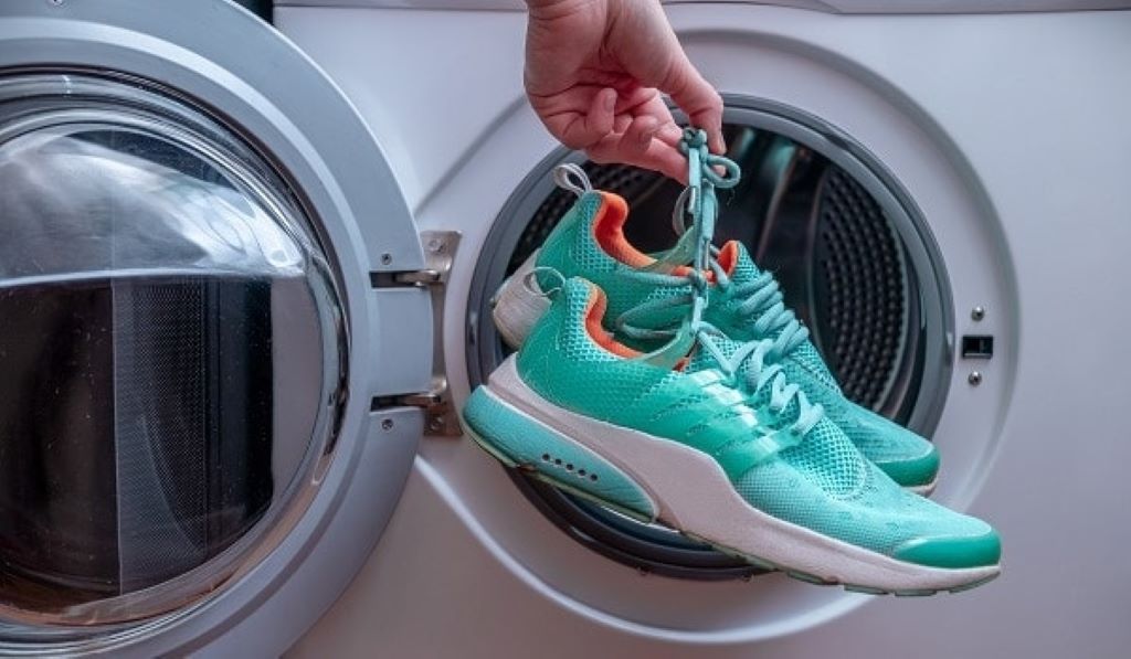 What are the disadvantages of washing shoes in the washing machine?